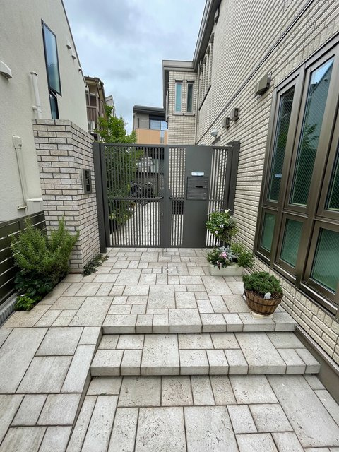 Cypres Vert Kyodoのエントランス|オートロック付きのエントランス