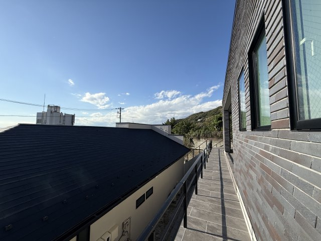 海一望！贅沢なロケーション　リゾートハウスの展望|山を臨む