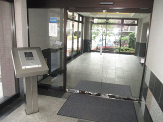 【エントランス】 | ファミールハイツ上野芝２番館 | オートロックですので、セキュリティ面も安心ですよ♪