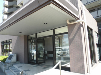 【エントランス】 | ファミールハイツ上野芝２番館 | リフォームプランのご相談も承っております。詳しくはお気軽に係りの者にお尋ねください！※リフォームには別途費用が発生します。