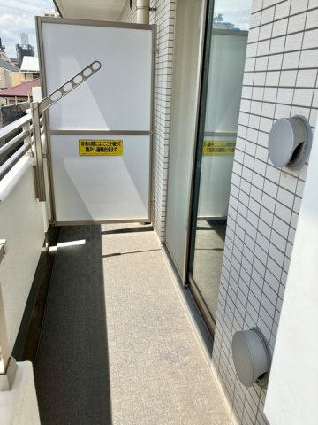 グランジュール明大前のバルコニー