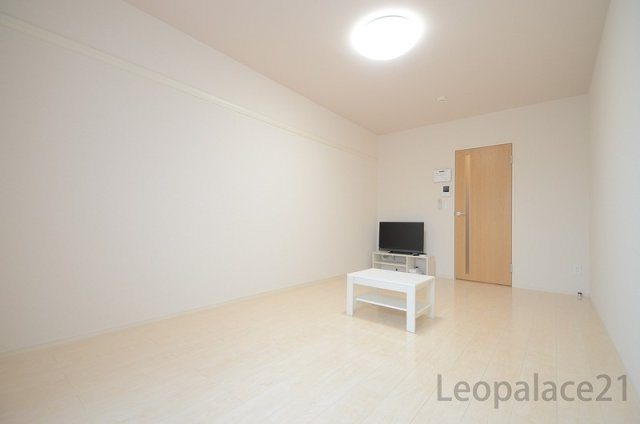 クレイノ穴観音の居間・リビング|同シリーズの類似となります。現況を優先致します。