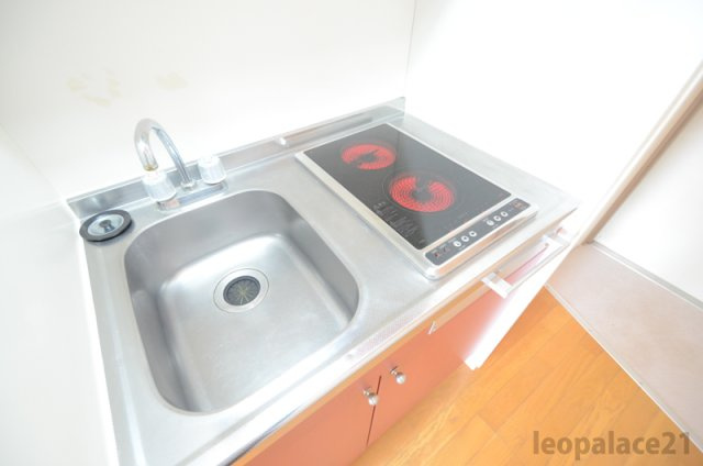 レオパレス吉住のキッチン|設備・使用は号室により異なる為、現況を優先いたします。