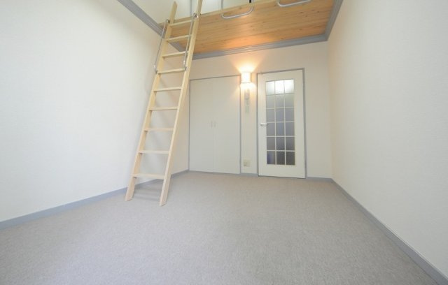 レオパレス春吉の居間・リビング