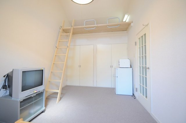 レオパレス春吉の居間・リビング