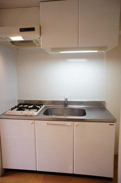 新品家具付きマンション中洲19(KaGood福岡)のキッチン