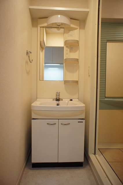 新品家具付きマンション中洲19(KaGood福岡)の洗面所