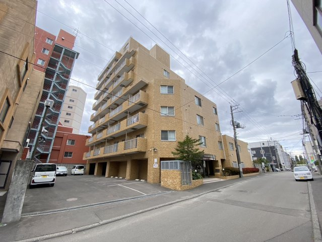 朝日プラザアクシス中の島の外観