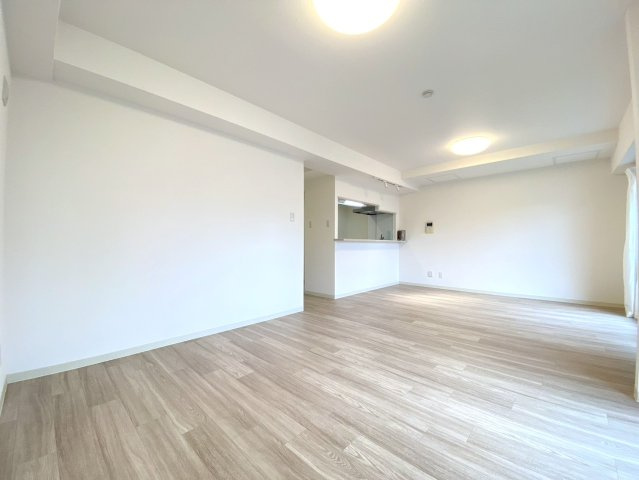 朝日プラザアクシス中の島の居間・リビング|リビング別角度！キッチン・給湯・暖房は都市ガスで経済的です！