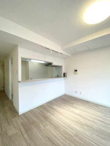 朝日プラザアクシス中の島のキッチン|人気の対面式キッチン！