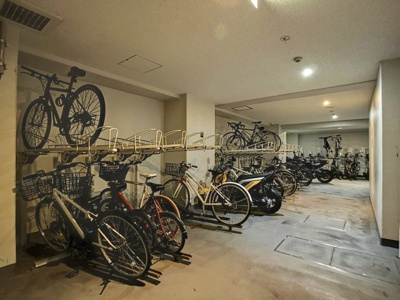 【その他共用部分】 | クオリア神南フラッツ | 駐輪場