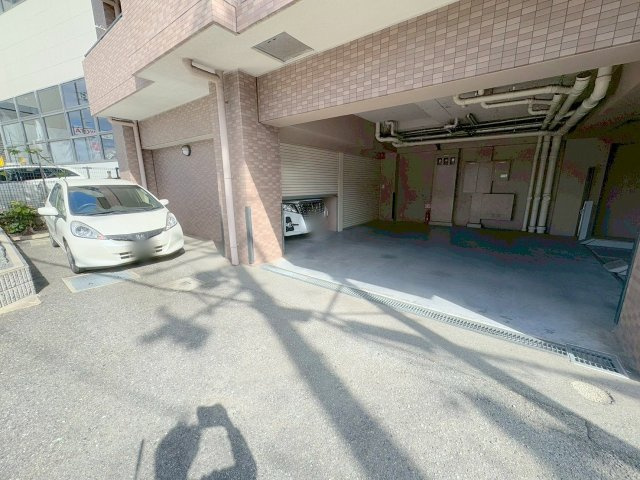レイセニット北大阪の駐車場