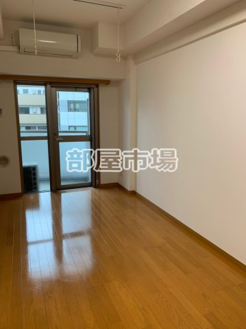 TRADIS NIPPORI.Sの居間・リビング