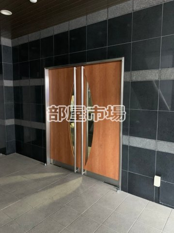 TRADIS NIPPORI.Sのエントランス