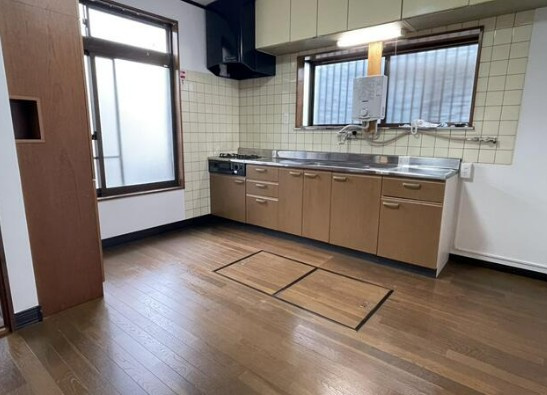 【中古】入間郡毛呂山町前久保南リフォーム中古住宅のキッチン|使い勝手の良いシステムキッチンです！