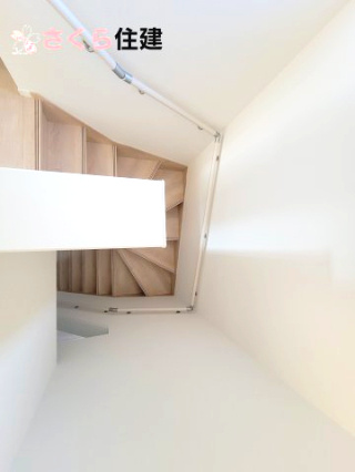 クレイドルガーデン今泉町第4のその他|階段は手摺付きで上り下りも安心です◎