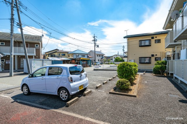 TM・ハイツの駐車場