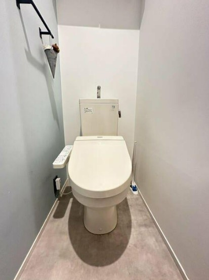 【中古】入間郡三芳町藤久保中古住宅のトイレ|シンプルなトイレスペースです！