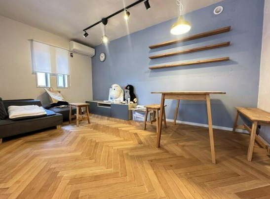 【中古】入間郡三芳町藤久保中古住宅の居間・リビング|2F LDKです☆無垢材を使用した家