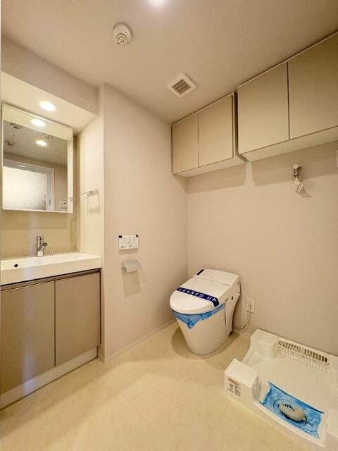 クロスレジデンス神田神保町の洗面所