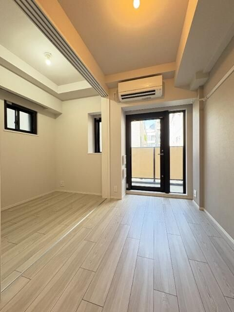 クロスレジデンス神田神保町の居間・リビング