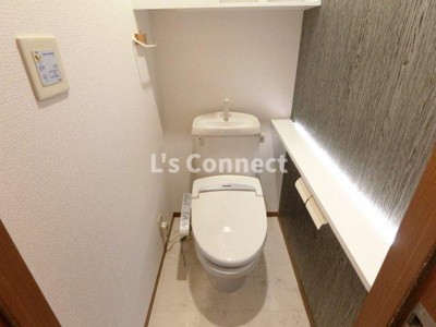 【トイレ】 | リビングタウン旭Ｃ | 温水洗浄便座付きのトイレ。