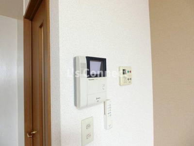 【セキュリティ】 | リビングタウン旭Ｃ | 突然の来客時もＴＶモニターホンでしっかり確認。