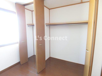 【収納】 | リビングタウン旭Ｃ | クローゼットでお荷物もすっきり収納。