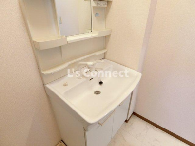 【洗面所】 | リビングタウン旭Ｃ | 朝の支度もスムーズな独立洗面台。