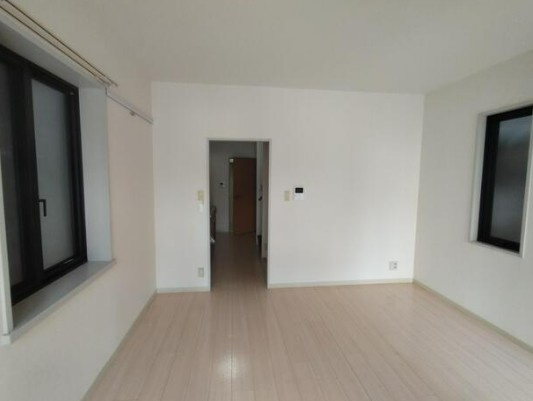 【中古】入間郡三芳町北永井中古住宅の洋室|2F洋室です！