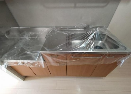 【中古】入間郡三芳町北永井中古住宅のキッチン|コンパクトなキッチンで掃除もラクラク