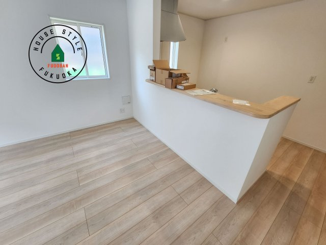 糸島市二丈深江第3-7棟（3号棟）の内観：施工例|ダイニングとリビングのメリハリが付けやすい空間設計になっています。