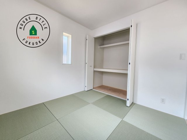 糸島市二丈深江第3-7棟（4号棟）の内観：施工例|和室を上手に活用すると暮らし方の幅が広がります。例えば普段は開け放して、子供の小さいうちはお昼寝や遊びのスペースに。畳はソフトなので転んでもケガをしにくく安心です