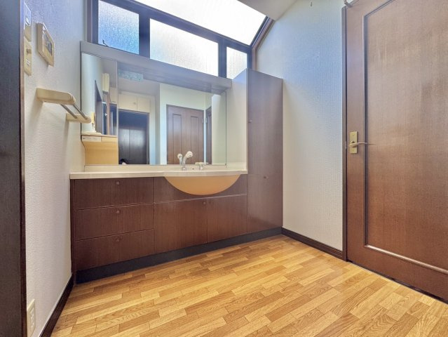 下妻市大園木中古戸建の洗面所