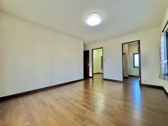 下妻市大園木中古戸建の洋室