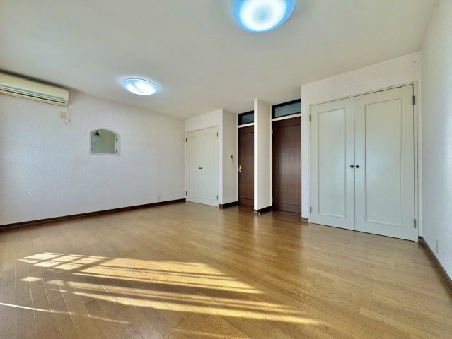 下妻市大園木中古戸建の洋室