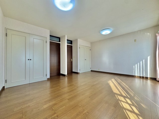 下妻市大園木中古戸建の洋室