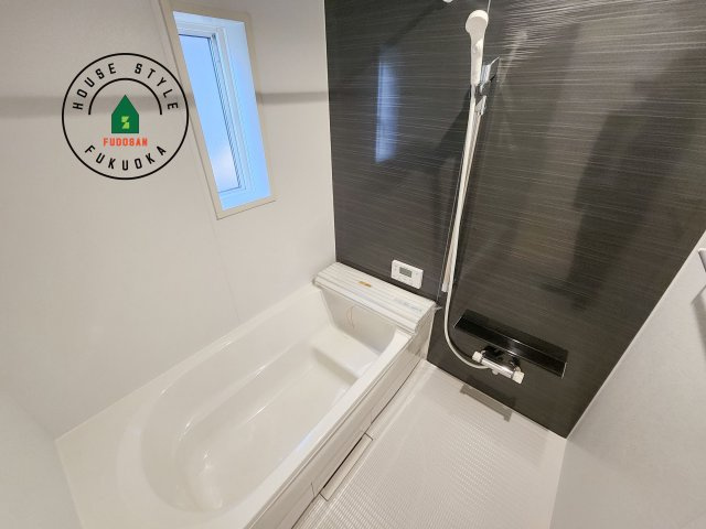 糸島市二丈深江第3-7棟（5号棟）の内観：施工例|浴室は一日の疲れを癒す場所だから、家族みんながゆったりできる快適設計。追い炊き機能付きオートバス。安定した温度で、いつでも快適に入浴できます。