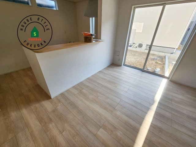 糸島市二丈深江第3-7棟（5号棟）の内観：施工例|ダイニングとリビングのメリハリが付けやすい空間設計になっています。