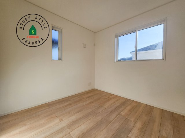 糸島市二丈深江第3-7棟（5号棟）の内観：施工例|和室を上手に活用すると暮らし方の幅が広がります。例えば普段は開け放して、子供の小さいうちはお昼寝や遊びのスペースに。畳はソフトなので転んでもケガをしにくく安心です