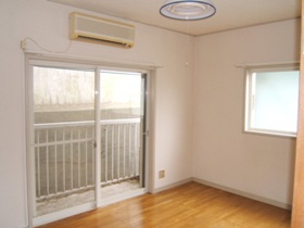 屋敷戸建の寝室