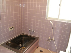 屋敷戸建の浴室
