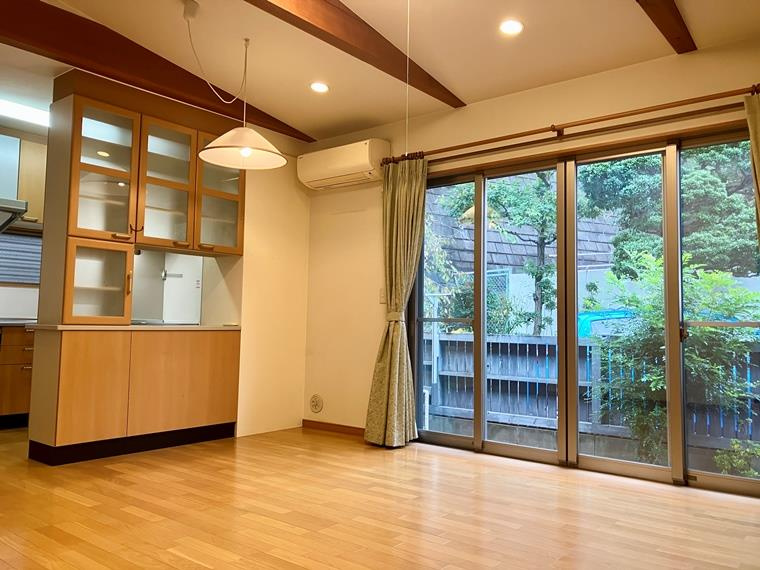 白幡南町戸建の居間・リビング