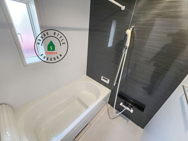 福岡市西区小戸3丁目第9-2棟（2号棟）の浴室|浴室は一日の疲れを癒す場所だから、家族みんながゆったりできる快適設計。追い炊き機能付きオートバス。安定した温度で、いつでも快適に入浴できます。