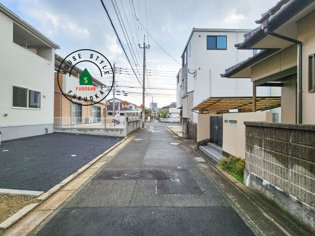 福岡市西区小戸3丁目第9-2棟（2号棟）の前面道路含む現地写真|前面道路です。
