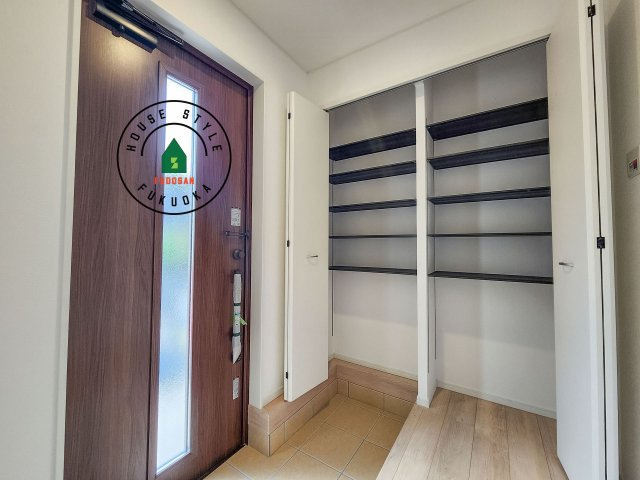 福岡市西区小戸3丁目第9-2棟（2号棟）の防犯設備|二重ロックでしっかり防犯対策ができます。