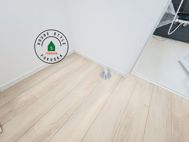 福岡市西区小戸3丁目第9-2棟（2号棟）のランドリースペース|ランドリースペースは広さもたっぷり。