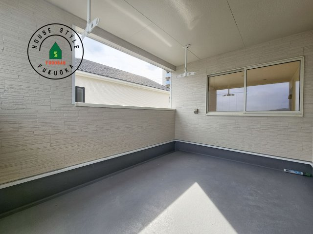 福岡市西区今宿1丁目第4-2棟（1号棟）の外観：施工例|バルコニーに自分のこだわりをもたせる。120％自由自在のバルコニー。もちろんお洗濯物を干す、ゴミを一時保管するなどもおまかせください。バルコニーを多目的スペースとして考えてみましょう。