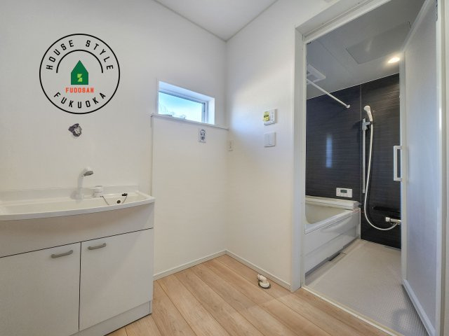 糸島市二丈深江第3-7棟（4号棟）の浴室|脱衣所、洗面所は小さなプライベートスペース。歯磨き、洗顔と毎日施す個人空間。