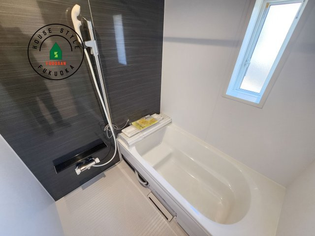 糸島市二丈深江第3-7棟（1号棟）の内観：施工例|浴室は一日の疲れを癒す場所だから、家族みんながゆったりできる快適設計。追い炊き機能付きオートバス。安定した温度で、いつでも快適に入浴できます。